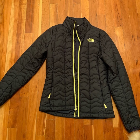 The North Face Jackets & Blazers - Women’s Northface Jacket